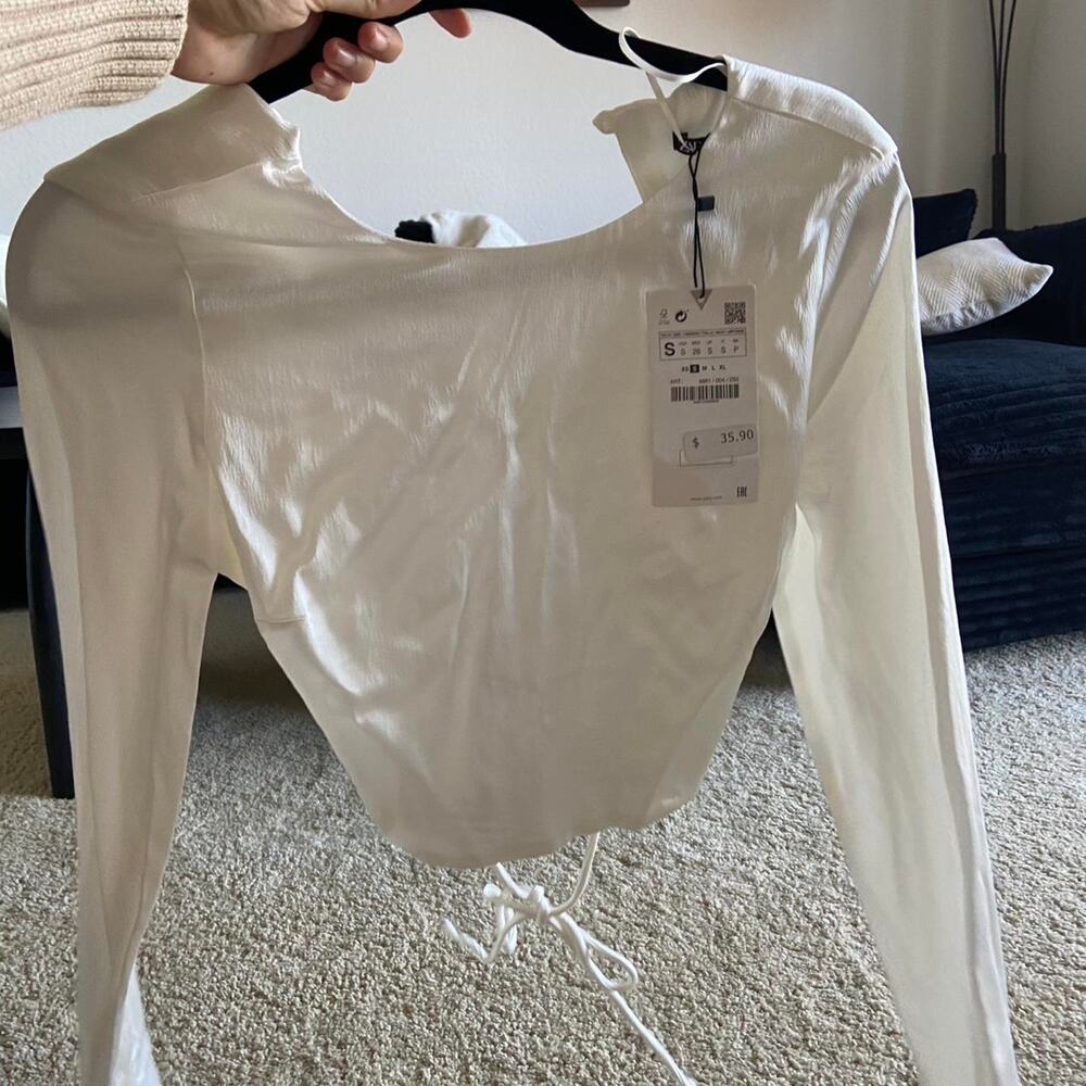 NEW Zara long sleeve crop top size small